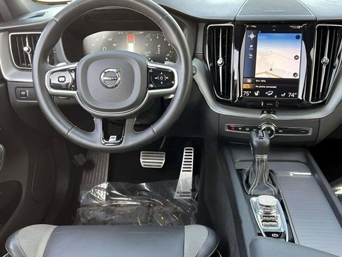 Used 2020 Volvo XC60 T5 R-Design w/ Protection Package Premier image 16