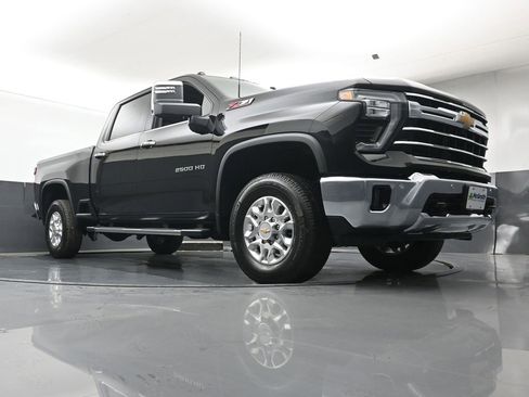 New 2026 Chevrolet Silverado 2500 LTZ w/ LTZ Convenience Package AWD/4WD image 22