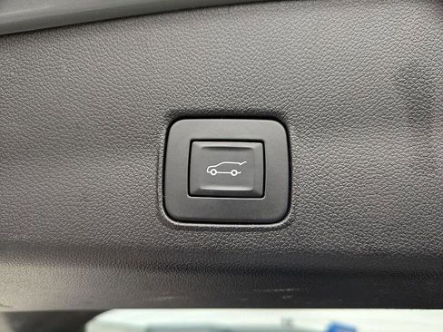 Used 2023 Chevrolet TrailBlazer ACTIV w/ Sun and Liftgate Package image 32