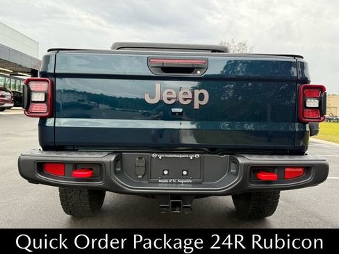 Used 2025 Jeep Gladiator Rubicon w/ Convenience Group image 11