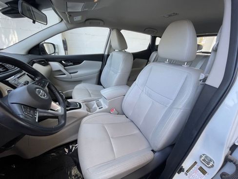 Used 2022 Nissan Rogue Sport SL image 28