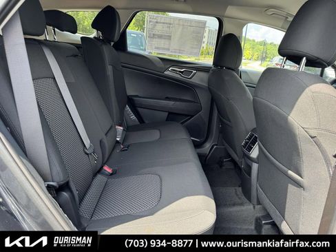 New 2025 Kia Sportage LX image 23