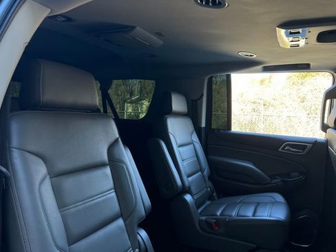 Used 2020 GMC Yukon XL Denali w/ Denali Premium Package image 33
