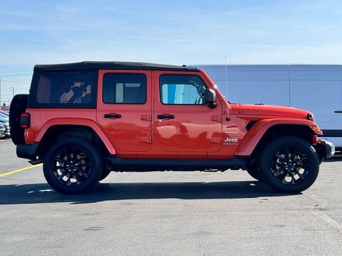 Used 2023 Jeep Wrangler Unlimited Sahara w/ Cold Weather Group image 8