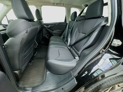 Used 2021 Subaru Forester Premium image 16