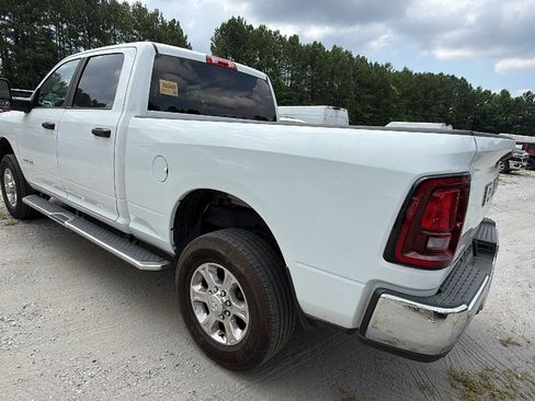 Used 2025 RAM 2500 Big Horn AWD/4WD image 10