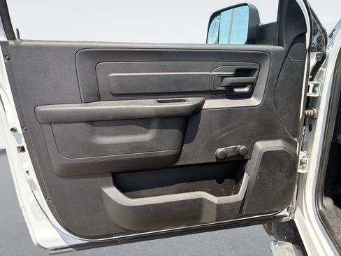 Used 2022 RAM 2500 Tradesman w/ Chrome Appearance Group RWD image 11