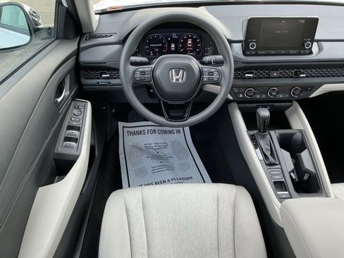Used 2025 Honda Accord SE image 11
