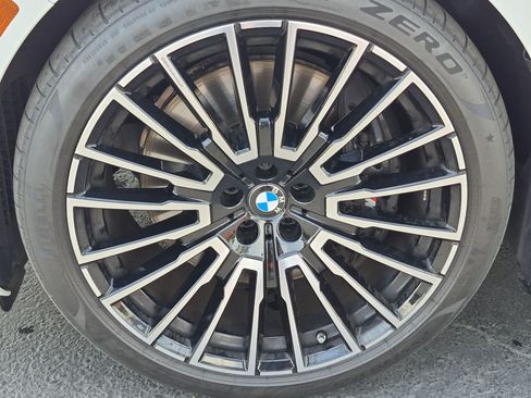 Used 2025 BMW 760i xDrive AWD/4WD image 13