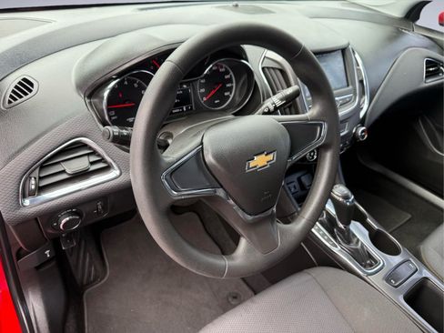 Used 2019 Chevrolet Cruze LS FWD image 12