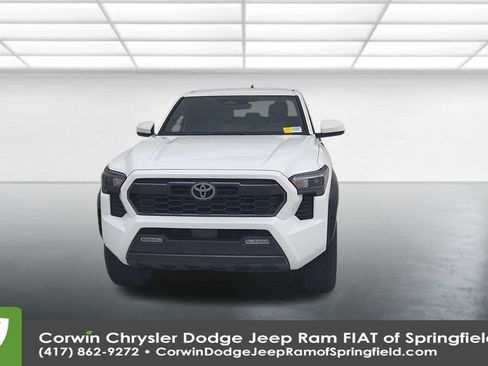 Used 2024 Toyota Tacoma 4x4 Double Cab image 5