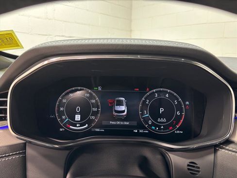 Used 2025 Jaguar F-PACE R-Dynamic S image 18