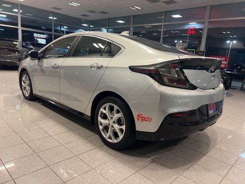 Used 2018 Chevrolet Volt Premier FWD image 17