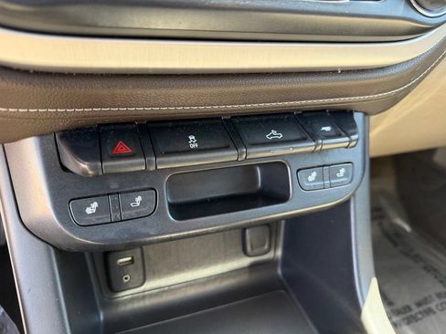 Used 2015 GMC Canyon SLT RWD image 29