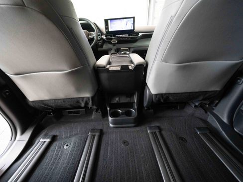 Used 2025 Toyota Sienna XLE w/ XLE Plus Package AWD/4WD image 22