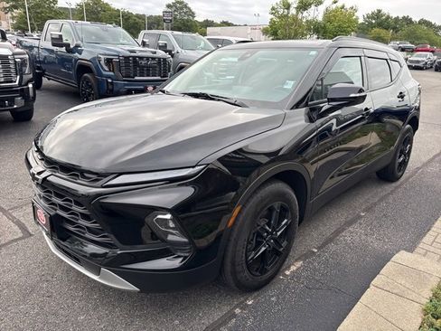 Used 2023 Chevrolet Blazer LT w/ Sound & Technology Package image 3