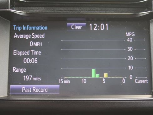 Used 2018 Toyota RAV4 LE FWD image 39