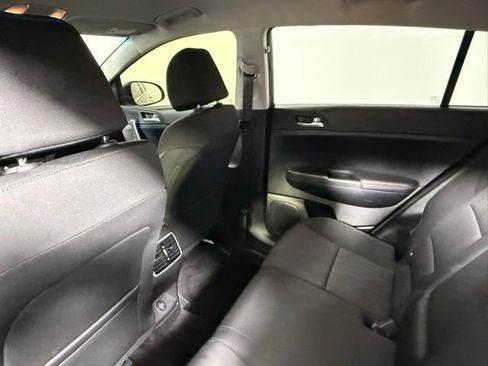 Used 2022 Kia Sportage LX image 36