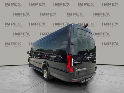 Used 2024 Mercedes-Benz Sprinter 3500 image 3