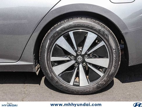 Used 2019 Nissan Altima 2.5 SV FWD image 11
