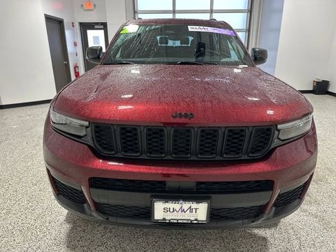 Used 2023 Jeep Grand Cherokee L Laredo image 23