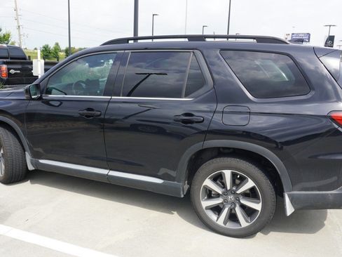 Used 2024 Honda Pilot Elite image 3