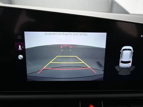 Used 2023 Kia Niro EX FWD image 10