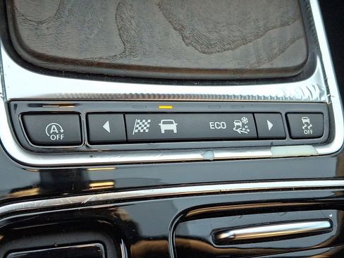 Used 2018 Jaguar F-PACE S image 25