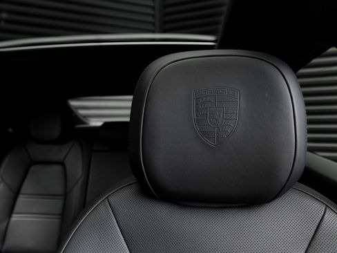 Certified 2025 Porsche Cayenne Coupe image 15