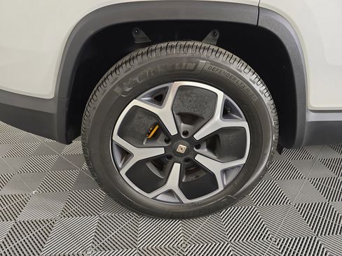 Used 2024 Rivian R1S Adventure AWD/4WD image 12