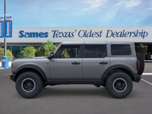 New 2025 Ford Bronco Badlands image 3