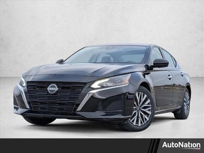 Used 2024 Nissan Altima 2.5 SV