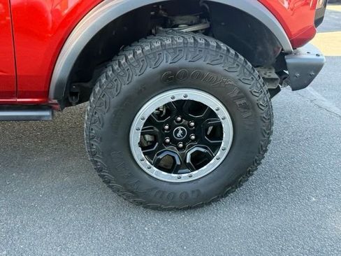 Used 2024 Ford Bronco Outer Banks w/ Sasquatch Package AWD/4WD image 30