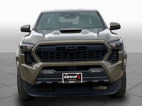 Used 2024 Toyota Tacoma TRD Sport RWD image 4
