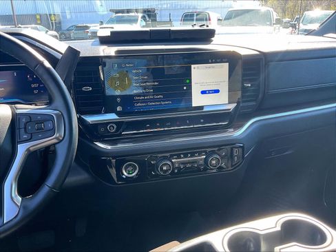 Used 2024 Chevrolet Silverado 1500 LT image 17