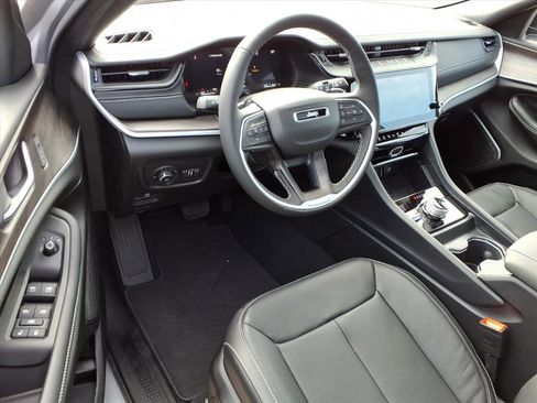 New 2026 Jeep Grand Cherokee Limited image 16