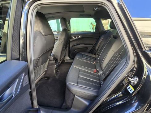 Used 2022 Audi Q4 e-tron Premium Plus image 14