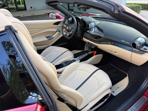 Used 2023 Ferrari F8 Tributo image 27