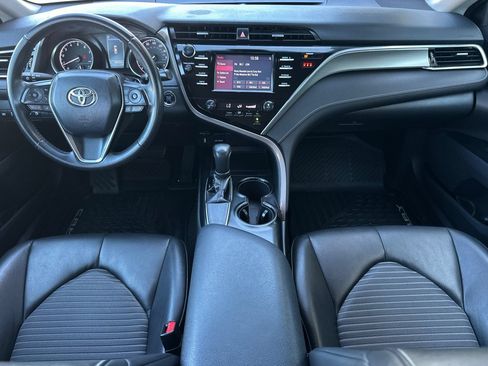 Used 2018 Toyota Camry SE w/ Moonroof Package FWD image 13
