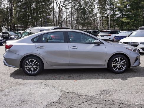 Used 2023 Kia Forte LXS w/ LXS Technology Package image 17