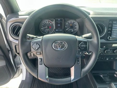 Used 2023 Toyota Tacoma TRD Off-Road w/ Technology Package AWD/4WD image 6