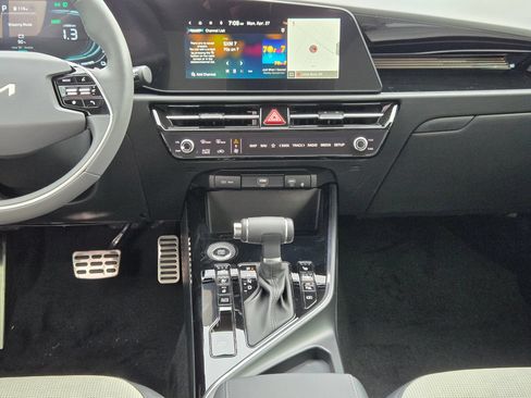 New 2026 Kia Niro SX Touring FWD image 16