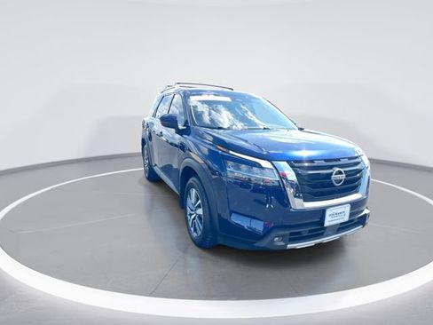 Certified 2023 Nissan Pathfinder SL AWD/4WD image 2