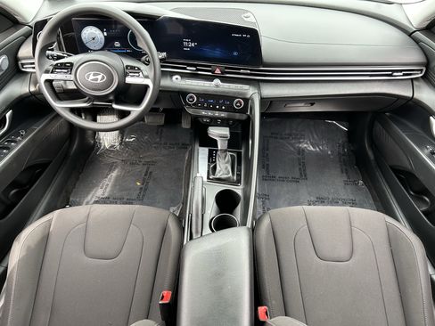Used 2024 Hyundai Elantra SEL image 14