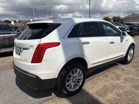Used 2017 Cadillac XT5 FWD image 6