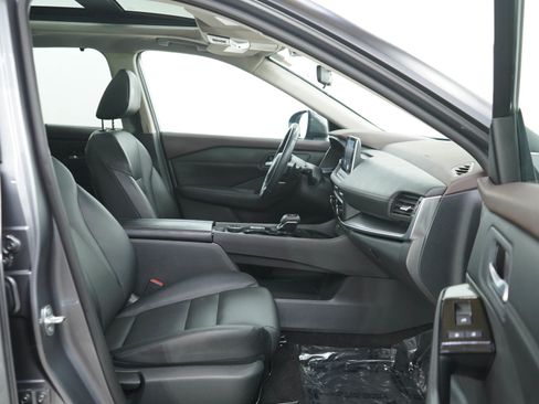 Used 2023 Nissan Rogue SV w/ SV Premium B Package AWD/4WD image 11