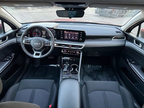 Used 2023 Kia K5 LXS image 40