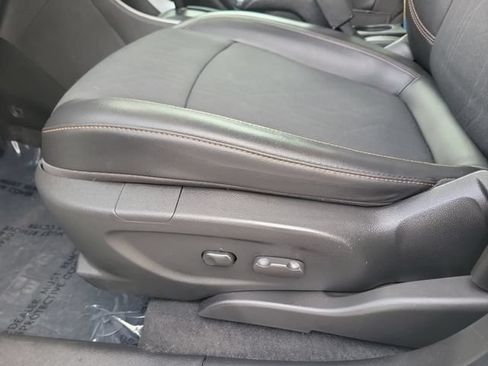 Used 2020 Chevrolet Trax LT w/ LT Convenience Package FWD image 21