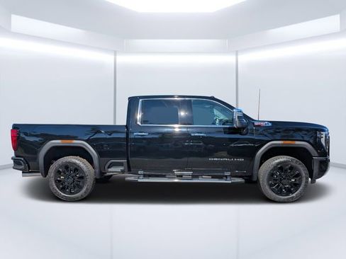 New 2026 GMC Sierra 2500 Denali w/ Denali Reserve Package AWD/4WD image 2