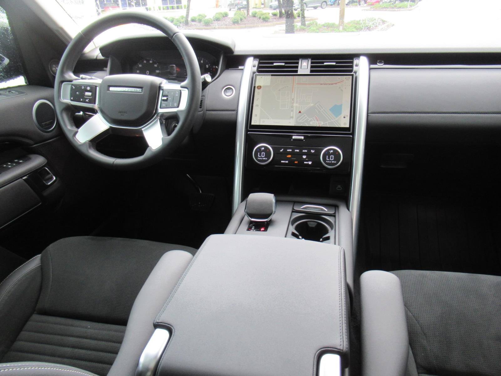 Used 2024 Land Rover Discovery S AWD/4WD image 14